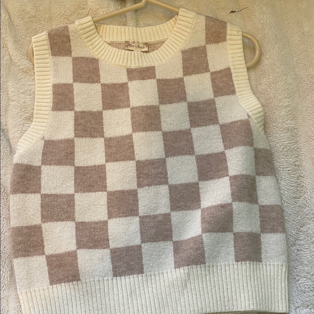 Checkerboard Knit Sweater Vest in Cream & Taupe
